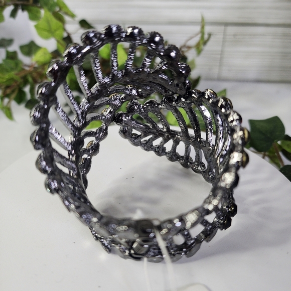 Statement Gunmetal with Crystals Wrap Feather Clamper Hinge Bracelet - Picture 4 of 10